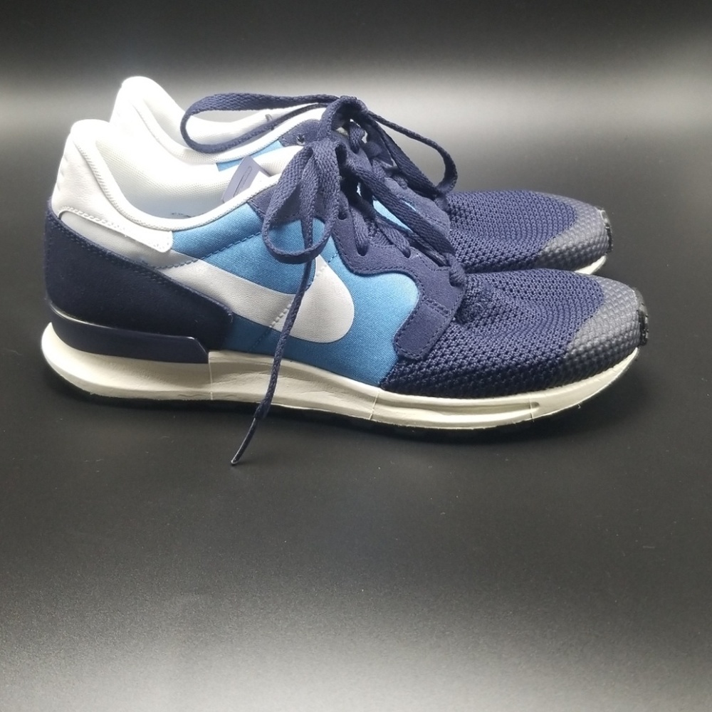 NWOT Nike Air Berwuda